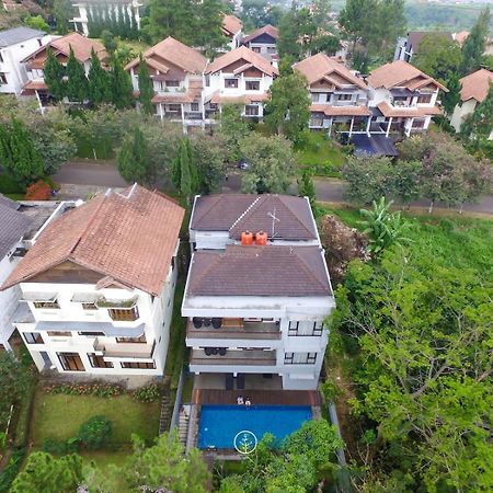 Hikari Hill View Villa 7 Bedrooms With A Private Swimming Pool And Billiard Bandung Eksteriør bilde