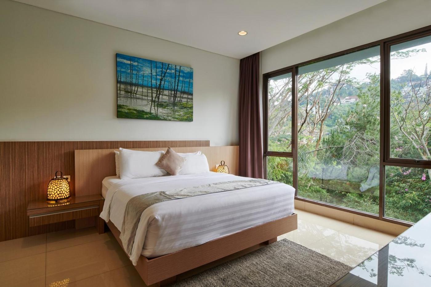 Hikari Hill View Villa 7 Bedrooms With A Private Swimming Pool And Billiard Bandung Eksteriør bilde