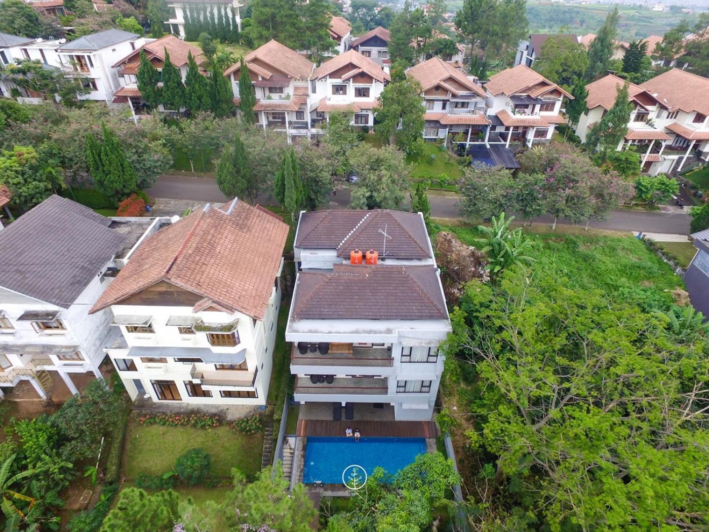 Hikari Hill View Villa 7 Bedrooms With A Private Swimming Pool And Billiard Bandung Eksteriør bilde