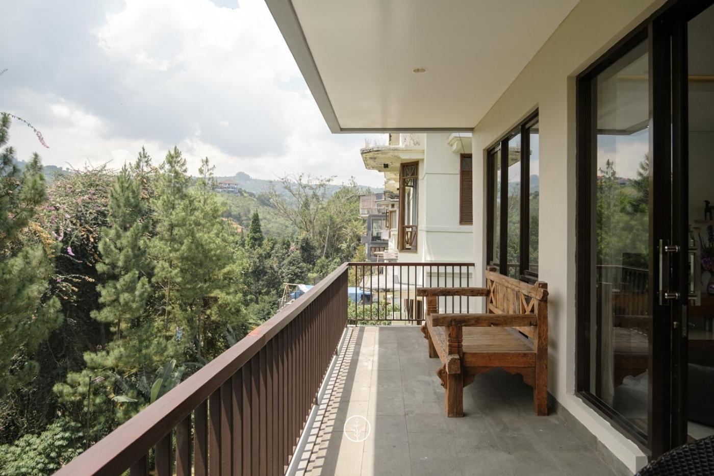 Hikari Hill View Villa 7 Bedrooms With A Private Swimming Pool And Billiard Bandung Eksteriør bilde